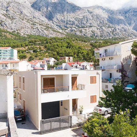 Apartmani Benzon Baška Voda Exterior foto