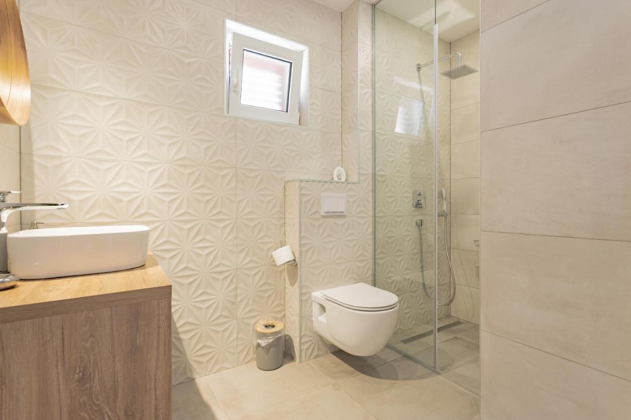 Apartmani Benzon Baška Voda Exterior foto